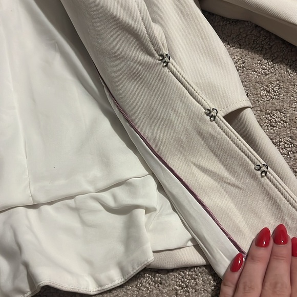 WHBM Cream Blazer - Picture 4 of 6